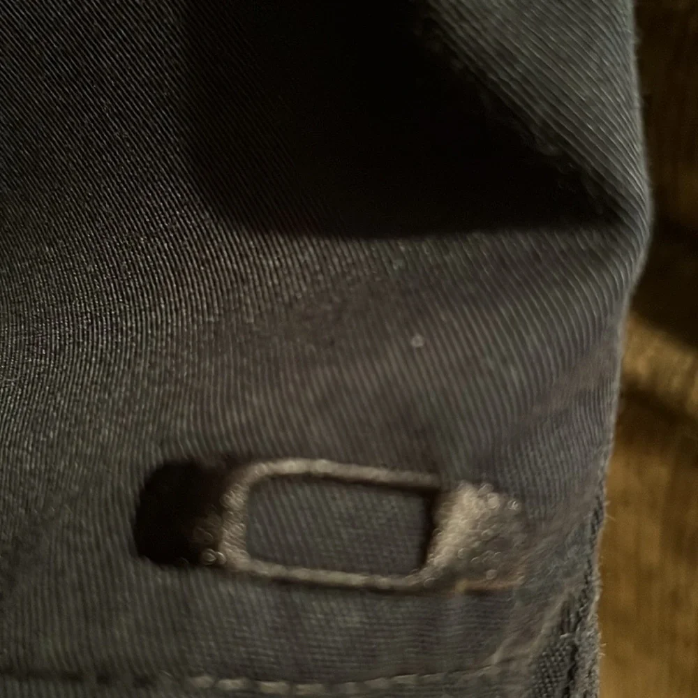 Oakley Men’s Shorts in Black. Sz 36